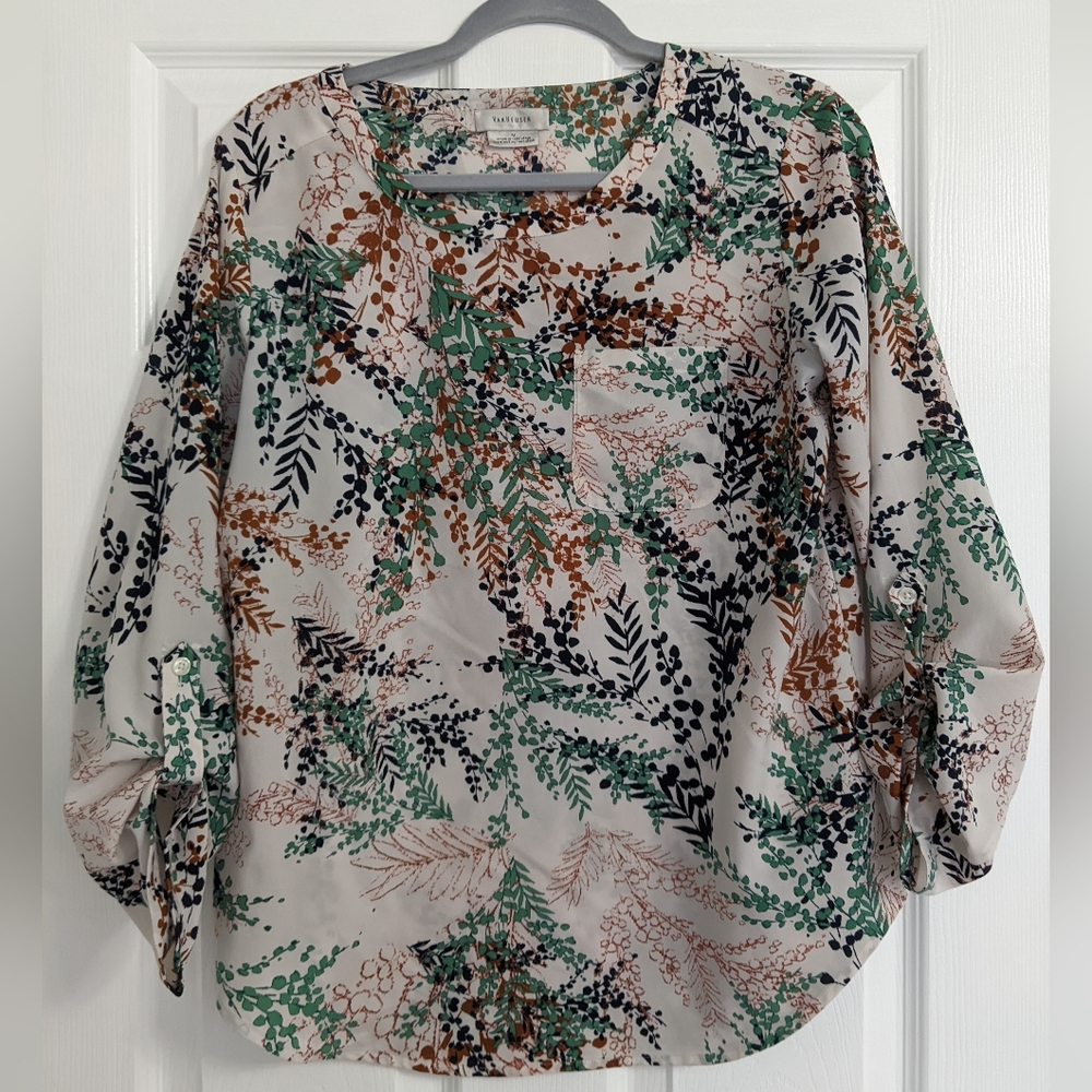 Van Heusen Top - Size Medium